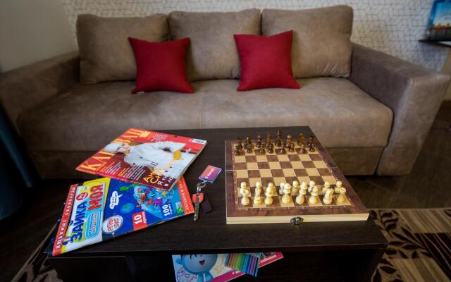9 nights on Shaposhnikov Street 2