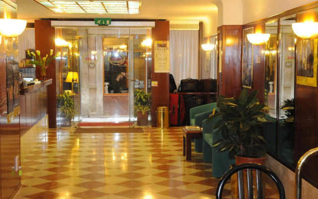 Hotel Diana