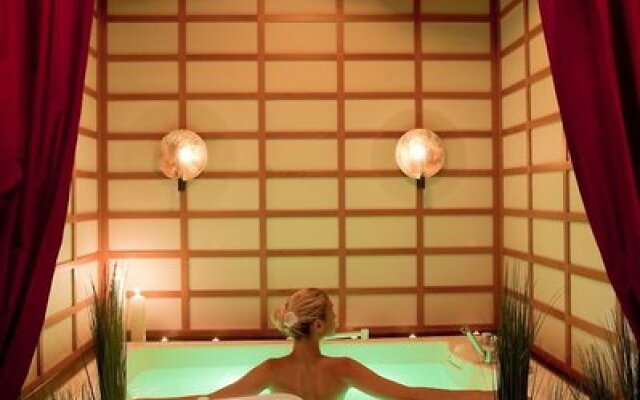 Rhodes Bay Hotel & Elite Suites