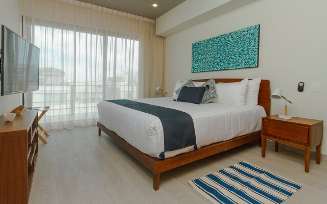 Entire Modern Apartment 2 min Walk to the Beach Private Rooftop Pool