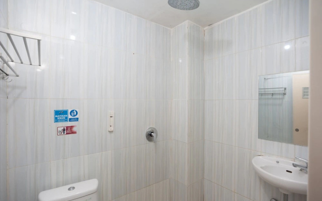 OYO 90180 Ava Guesthouse