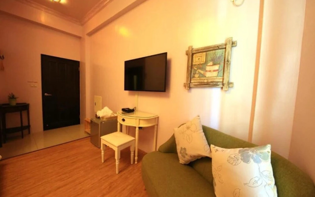 Orange Cat Hostel