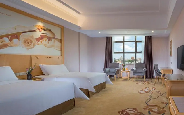 Vienna International Hotel Guangdong Maoming Wanda Plaza – Guest Rooms – Maoming