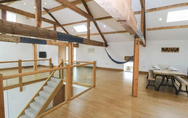 Upper House Barn