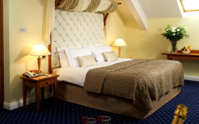 Red Cow Moran Hotel