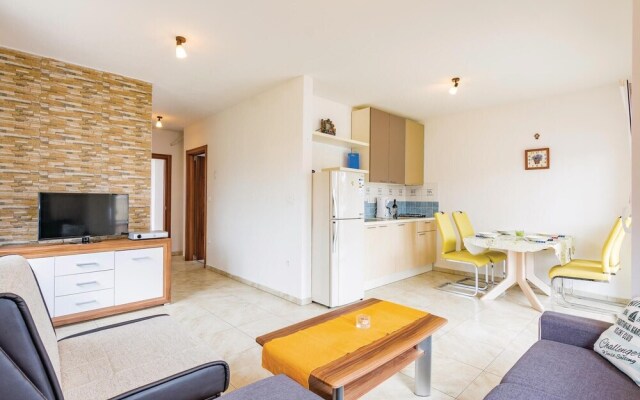 Beautiful Home in Valbandon With Wifi and 4 Bedrooms