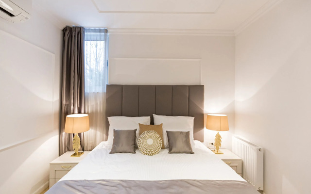 MM House - Adults Only