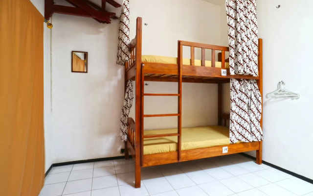 Rumah Larasati - Hostel
