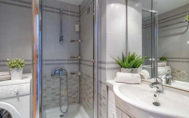 1810- Estudio agradable delante del mar