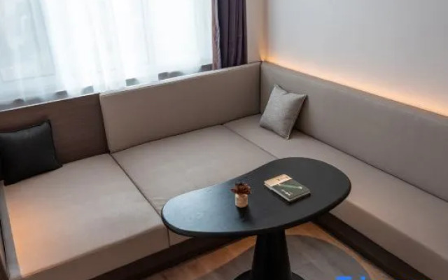 Atour Hotel Dalian Hongxinghai Coastal Highway