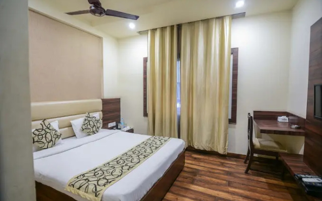 Fabhotel Kamla Regency