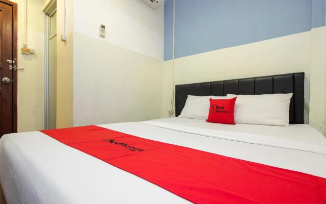 RedDoorz near Bethesda Manado