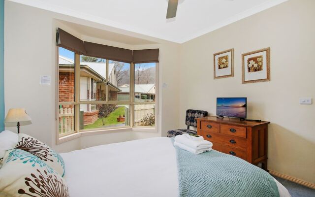 Valley View Townhouse - on the RAIL TRAIL