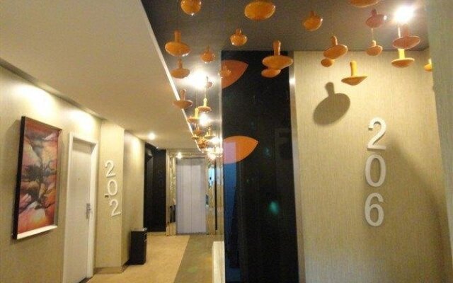 Xianning Milan Flower Fashion Hotel