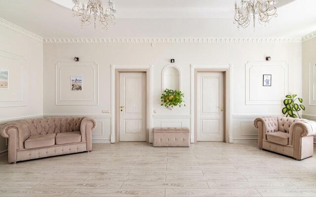 House with swimming pools and banquet hall on Dmitrovskoe highway