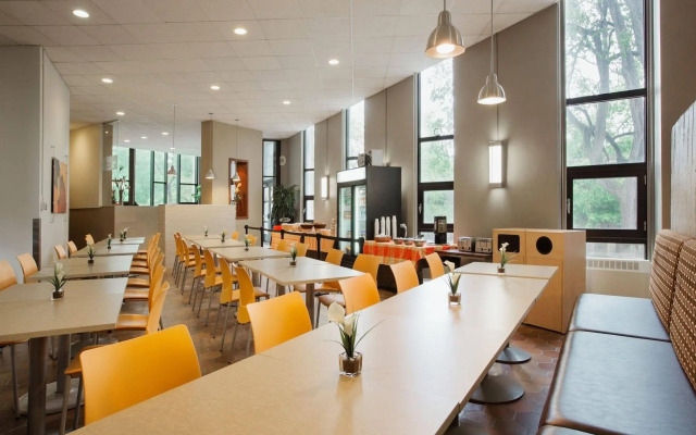 ZUM Auberge d'été - Résidences de l'Université de Montréal