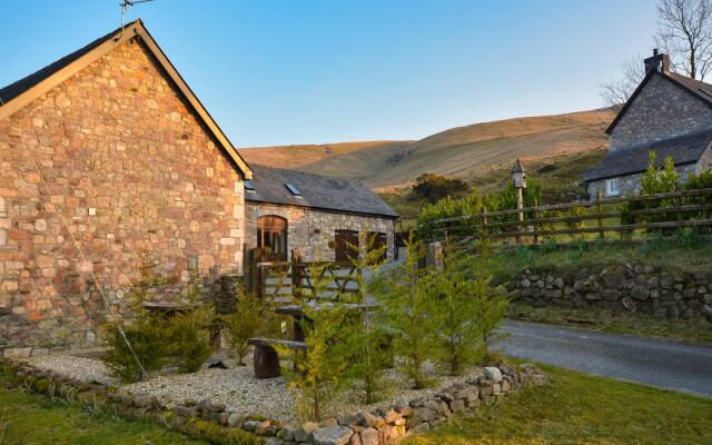 Rhiwddu Barns - Brecon Beacons National Park