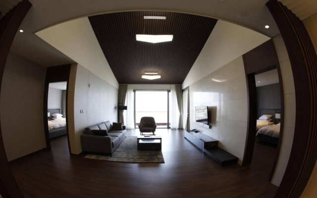 Pinehills Hotel