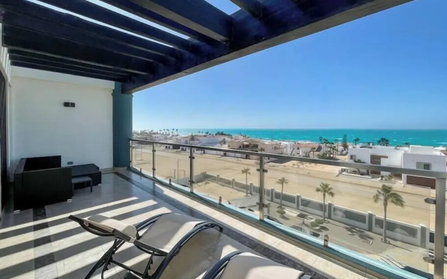 Upscale Ocean View Condo Close to it all Great