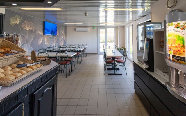 Hôtel Face West Le Pontet