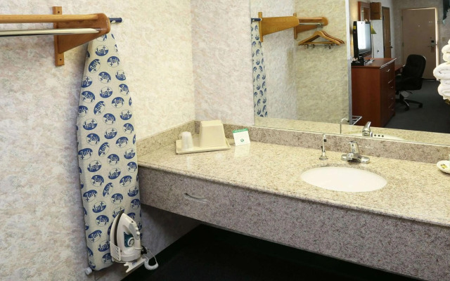 Magnuson Hotel Howell