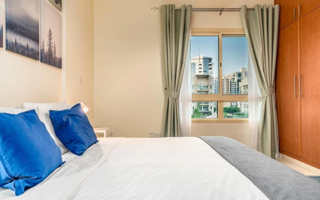 Luxe 1BD Sleeps 4 Parking Pool Gym