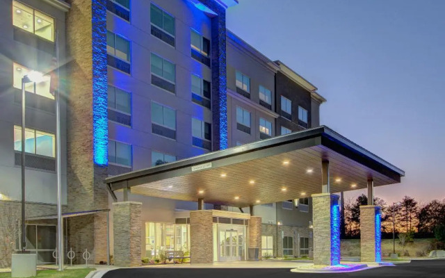 Holiday Inn Express & Suites Charlotte Southwest by IHG