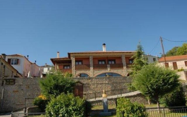 Guesthouse To Spiti Τou Gakou