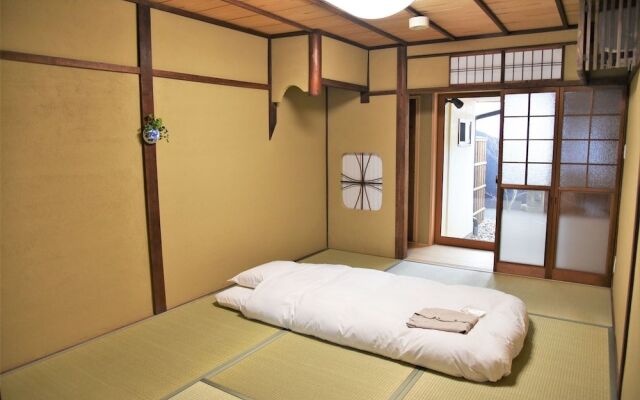 Chika Rakuen