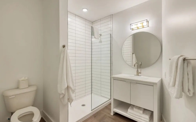 The Carter 405 by Avantstay 4BR Balcony