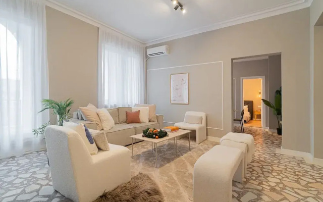 Loggia Luxe 5BR Living in Universitatii Area
