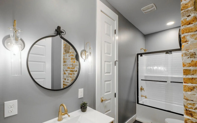 Old Spanish House- C, The Madeleine Suite