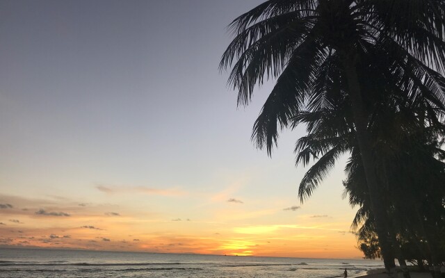 Coconut Court Beach Hotel