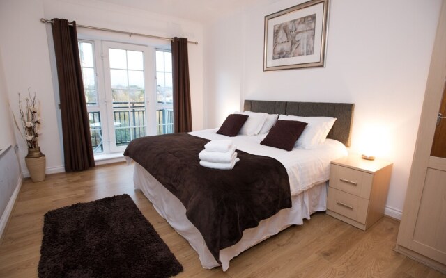 Celador Apartments - Riverside House Serviced Apartments