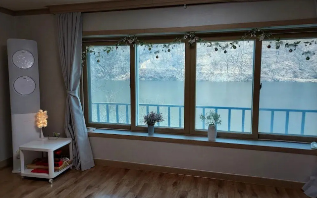 Mirinae Lakeside Marine Villa