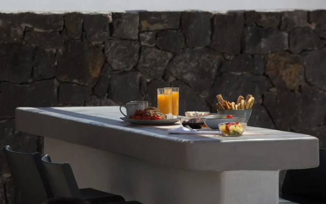 Terra Nera Suites Santorini