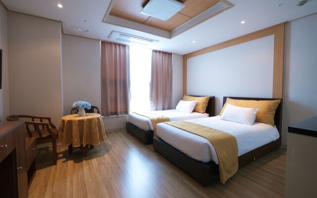 The Hotel Yeong Jong