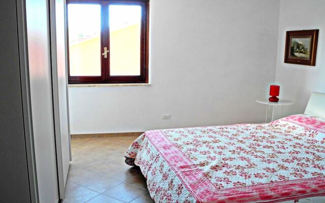 Spacious Holiday Home in Lucca With Swimming Pool