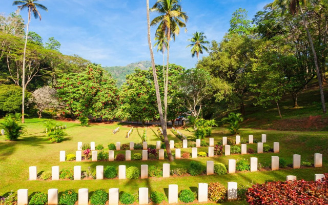 River Gardens Kandy Hotel