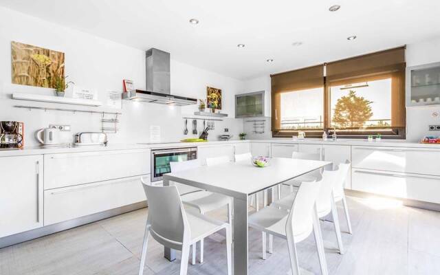 Villa - 4 Bedrooms with Pool, WiFi and Sea views - 108773