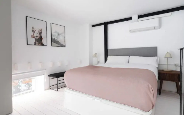Limehome Almeria C. Hernán Cortés