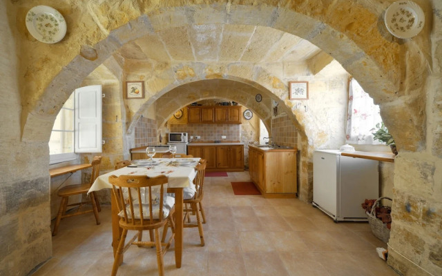 Tal-barun Farmhouse