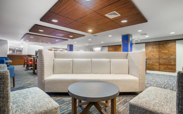 Holiday Inn Express Wisconsin Dells by IHG