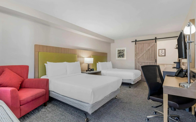 Country Inn & Suites by Radisson, Vallejo Napa Valley, CA