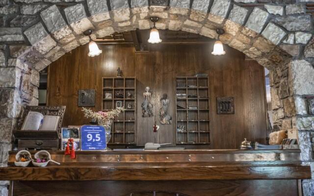 Pandion Boutique Hotel & Suites