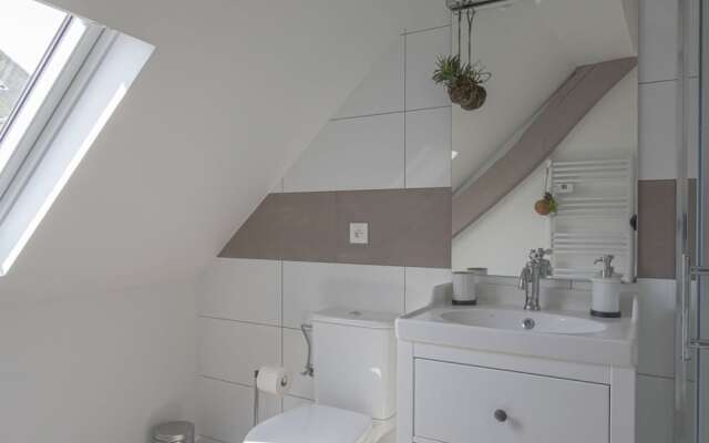 Comfy Apartment in Bayeux. Communal Terrace/livingroom and Kitchen
