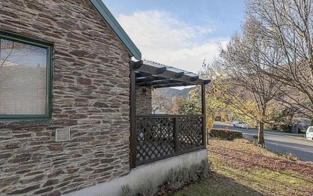 Tranquil Tipperary - Arrowtown Holiday Home