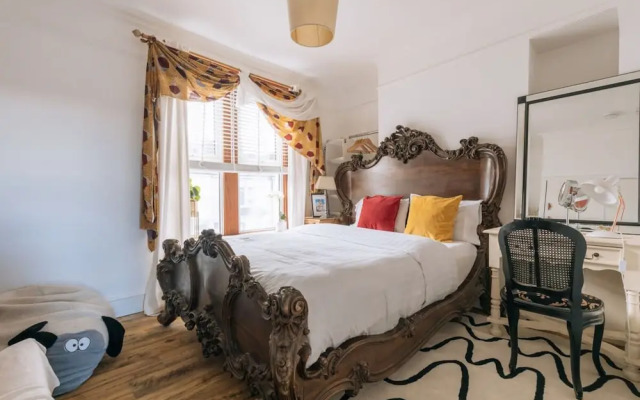 Vibrant & Eclectic 3 Bedroom Flat - Bedminster, Bristol!