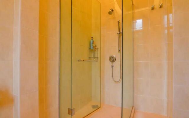 A Spacious & Cozy 5BR Unit in Ampang FREE Parking