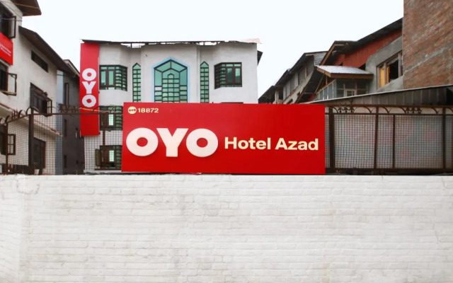 OYO 18872 Hotel Azad